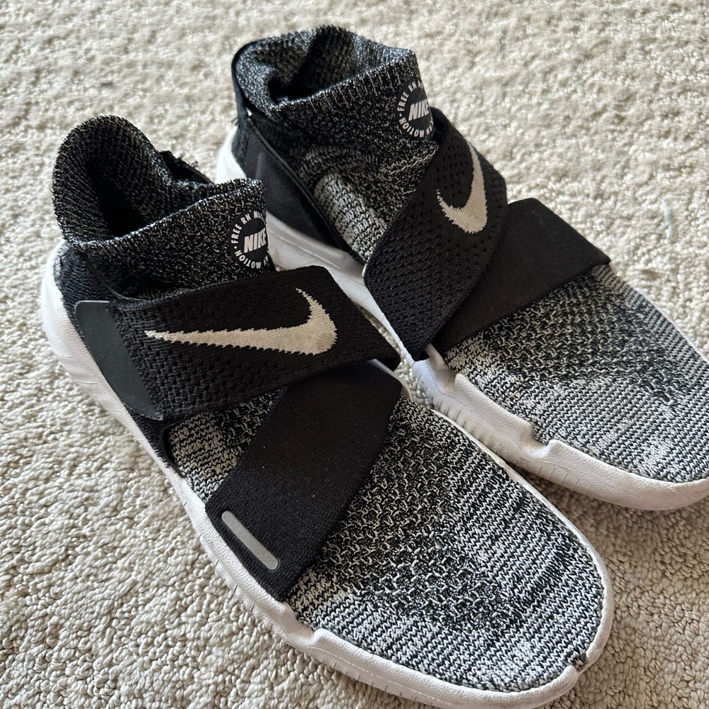 Nike Free tennis shoes, barely worn. Very comfortable!